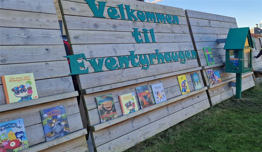 Bilder tatt i forbindelse med nypåpning av eventyrpark og lekeparken ved Hollenderhaugen september 2024. - Klikk for stort bilde